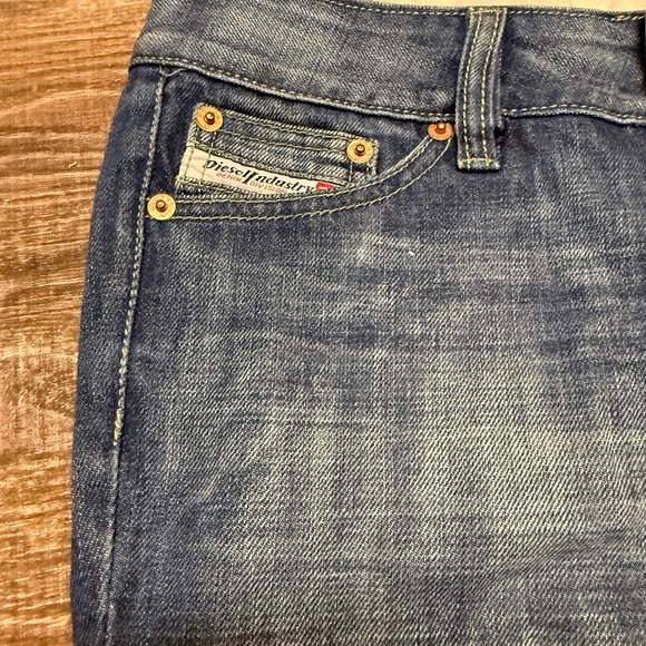 Diesel size 29 capri lengh EUC Blue Flare Wide Leg Jeans with Authentic Fading - Picture 12 of 12